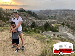 Mother-Son-Overlooking-Makoshika-Badlands