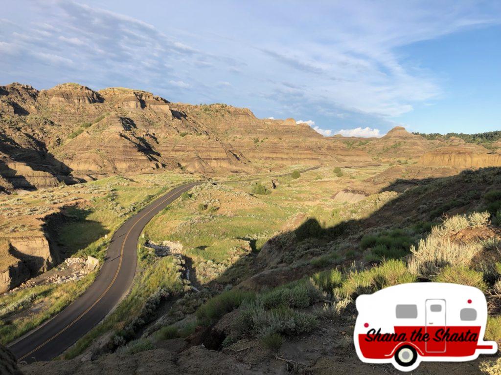 Winding-Roads-through-Makoshika-Canyon